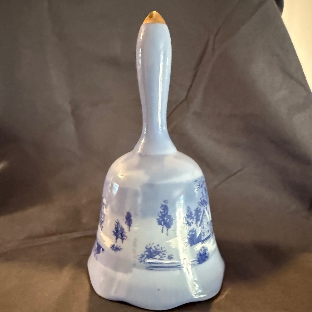 Currier & Ives Blue Bell